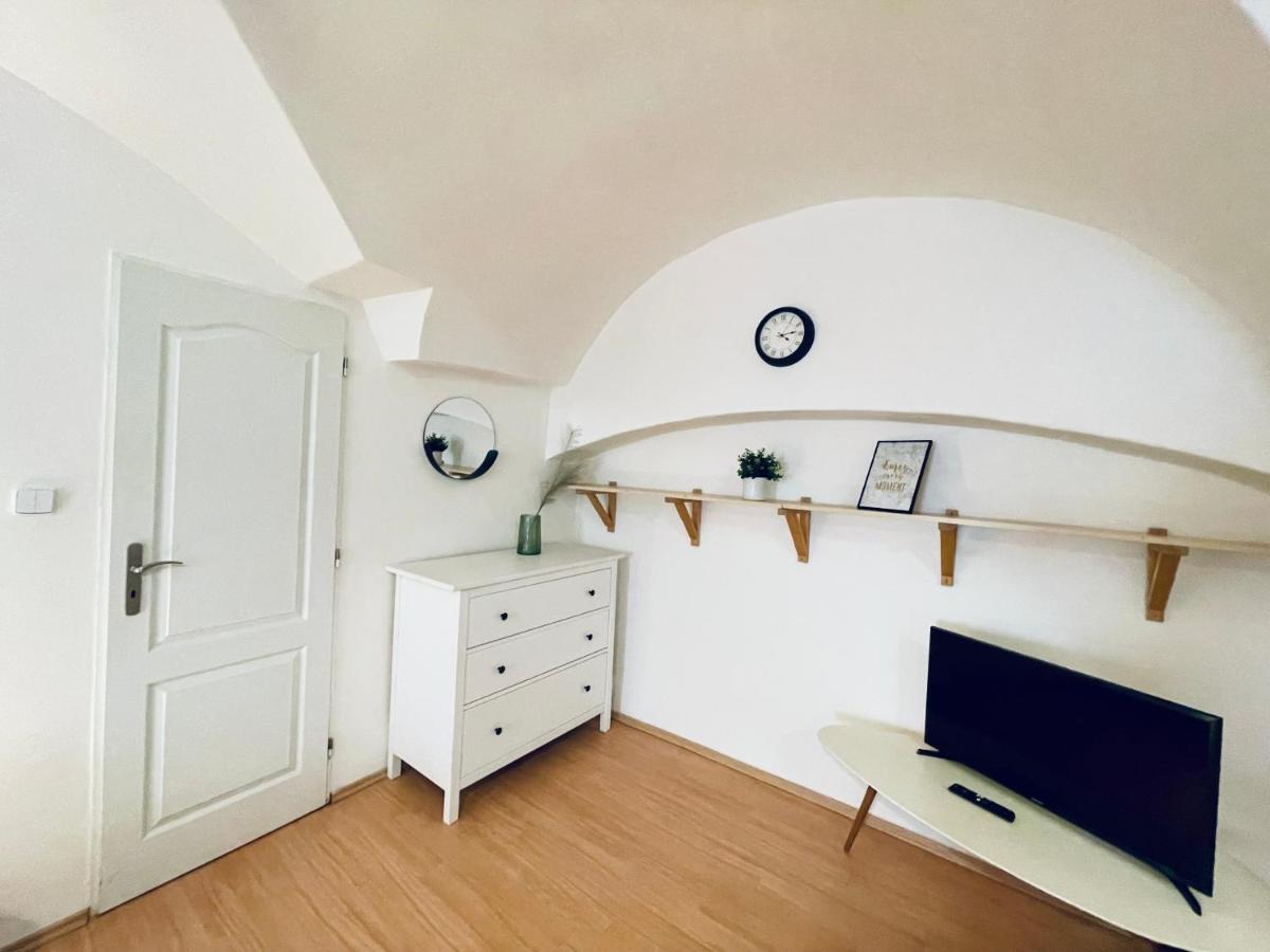 Studio Nicolas II Praha Bagian luar foto