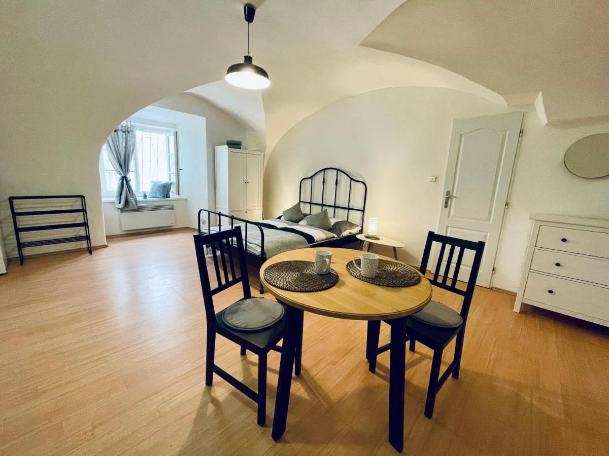 Studio Nicolas II Praha Bagian luar foto